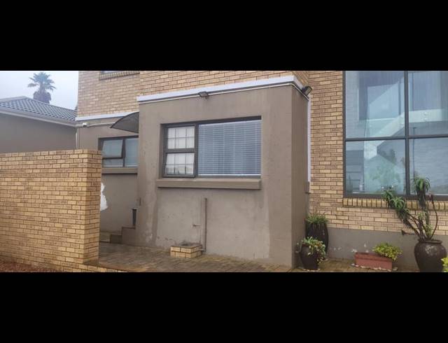 3 BEDROOM PROPERTY TO RENT IN DANA BAY